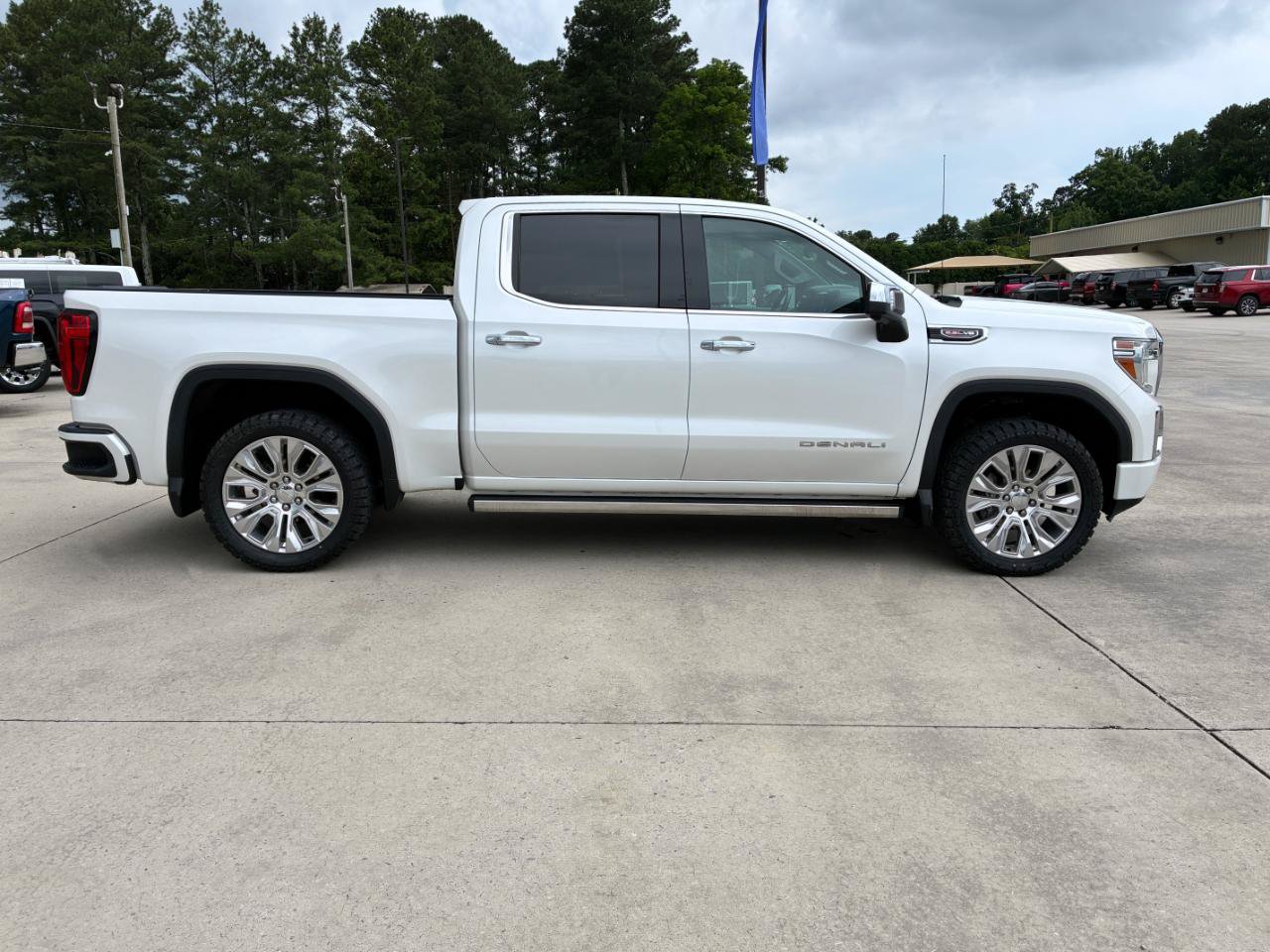 Used 2020 GMC Sierra 1500 Denali w/ Denali Ultimate Package AWD/4WD image 5
