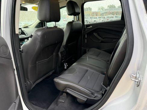 Used 2015 Ford Escape SE w/ SE Chrome Package FWD image 7