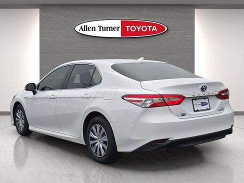 Used 2020 Toyota Camry LE image 8