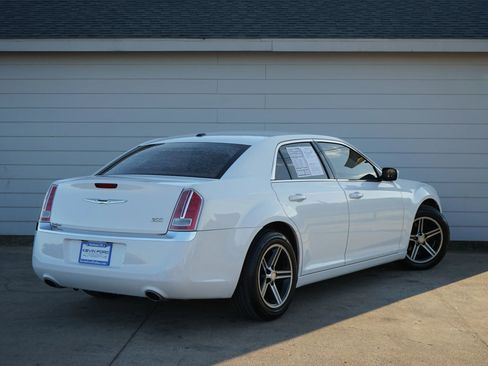 Used 2013 Chrysler 300 w/ Beats Audio Group image 39