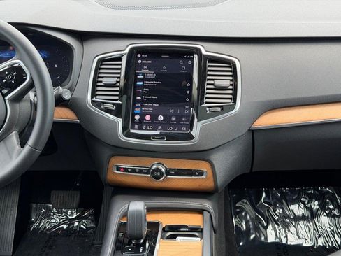 Certified 2024 Volvo XC90 B6 Plus w/ Protection Package Premier AWD/4WD image 15