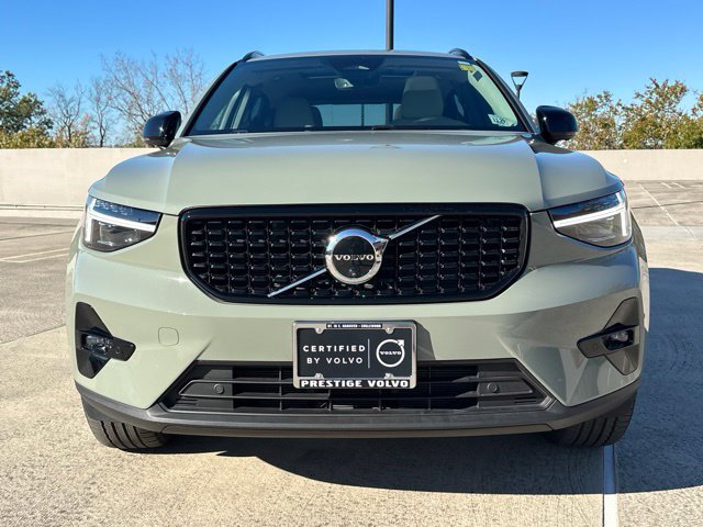 Certified 2025 Volvo XC40 B5 Plus w/ Protection Package Premier AWD/4WD image 2