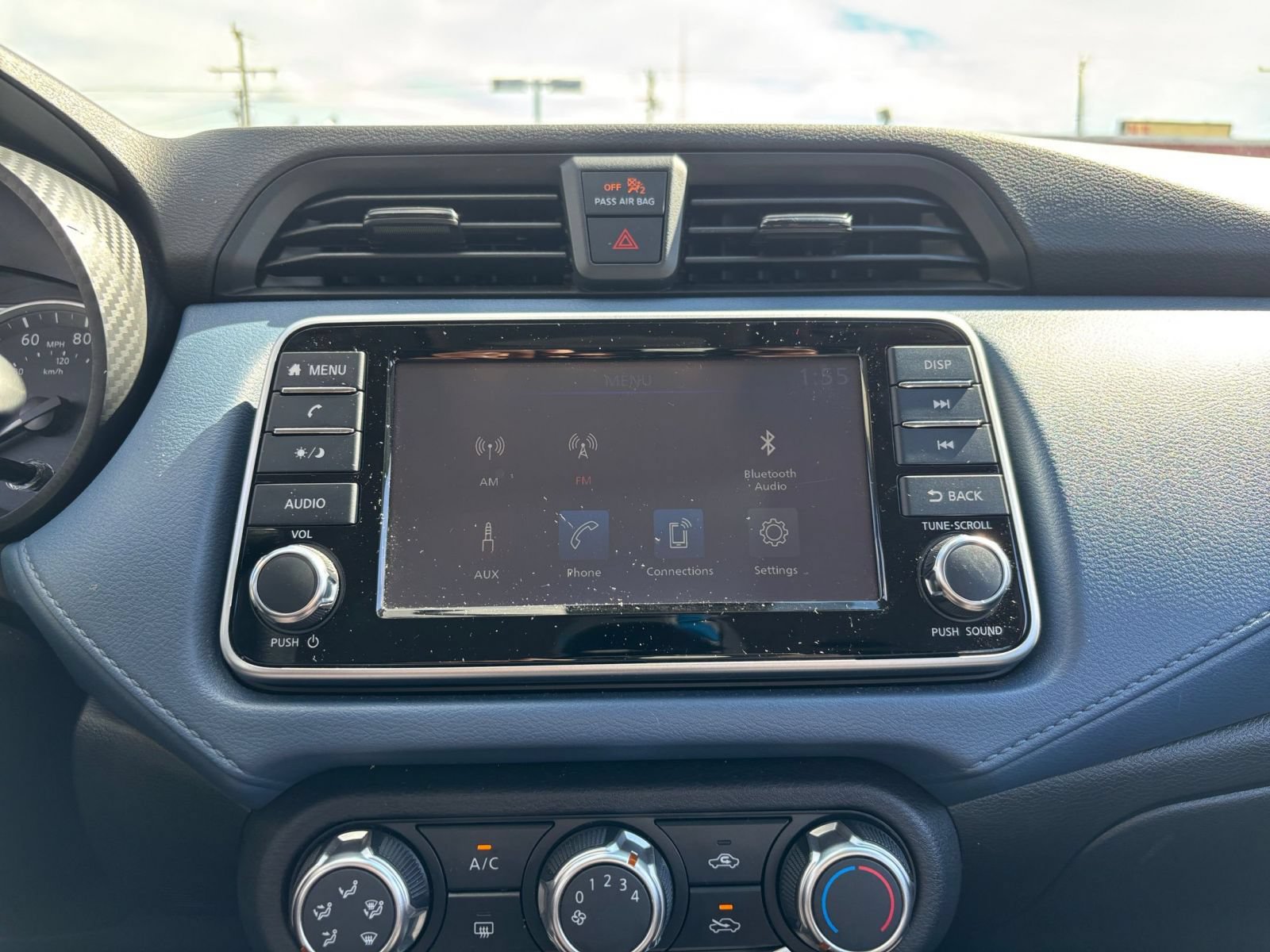 Used 2025 Nissan Versa SV FWD image 19