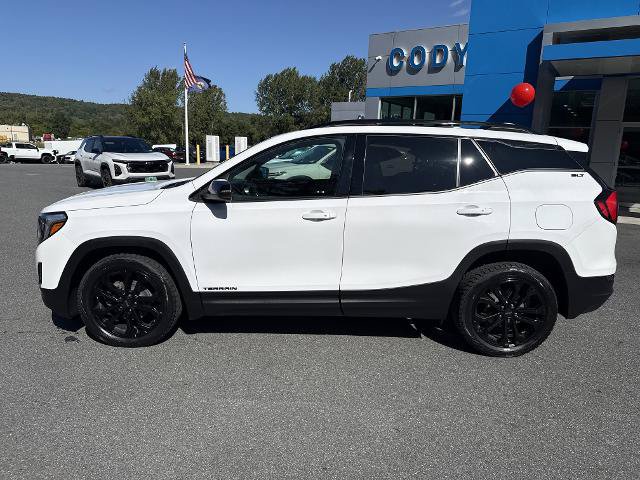 Certified 2021 GMC Terrain SLT w/ Infotainment Package II AWD/4WD image 2