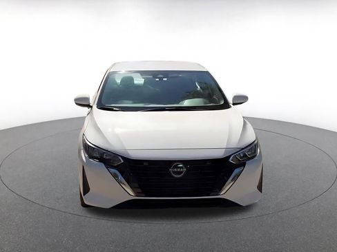 Used 2025 Nissan Sentra S image 4