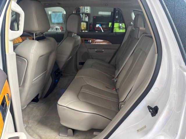 Used 2015 Lincoln MKX FWD w/ Equipment Group 102A image 17