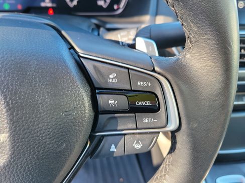 Certified 2022 Honda Accord Touring image 40