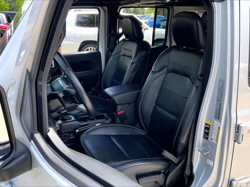 Used 2022 Jeep Wrangler Unlimited Sahara AWD/4WD image 8