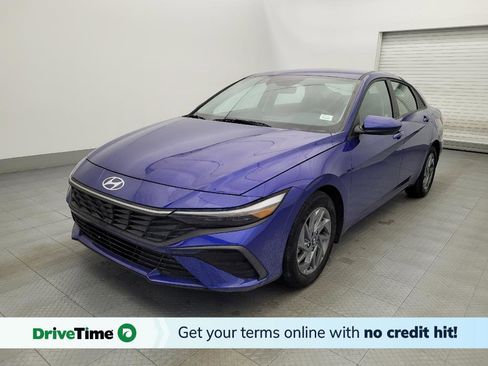 Used 2024 Hyundai Elantra SEL image 1