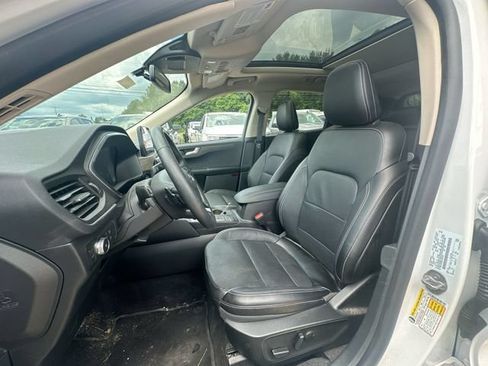 Used 2020 Ford Escape Titanium AWD/4WD image 23