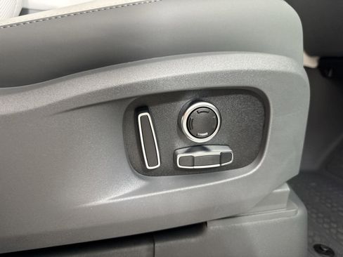 New 2025 Land Rover Defender 130 S image 34