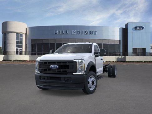 New 2025 Ford F550 4x4 Regular Cab Super Duty image 3
