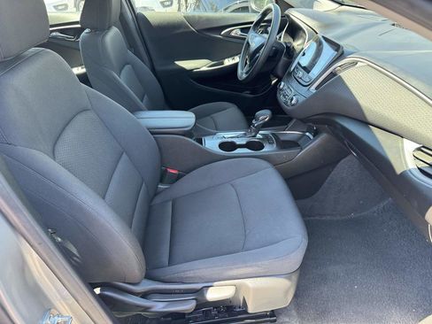 Used 2025 Chevrolet Malibu LT image 16