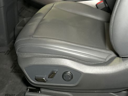 Certified 2024 Kia EV9 Light Long Range image 25