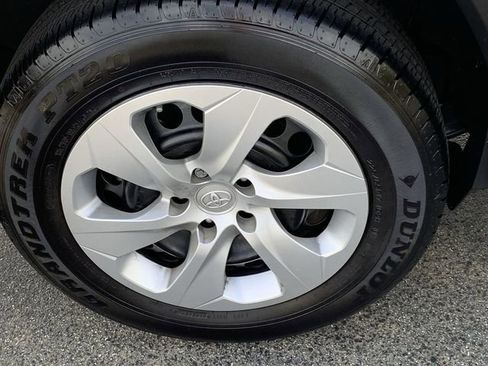 Used 2022 Toyota RAV4 LE image 33