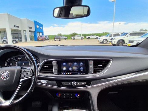 Used 2023 Buick Enclave Essence FWD image 18