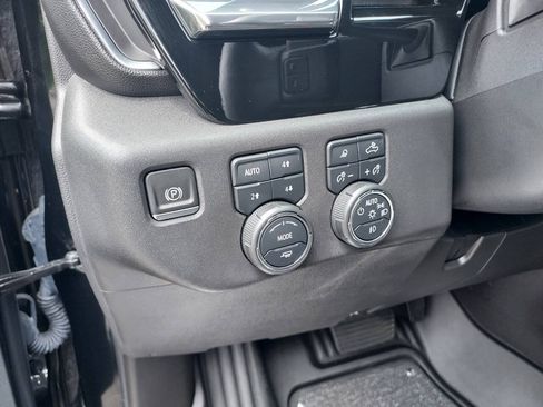Used 2024 Chevrolet Silverado 1500 LT Trail Boss w/ LT Trail Boss Premium Package AWD/4WD image 15