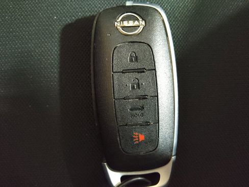 Used 2024 Nissan Versa SV w/ Trunk Package image 32