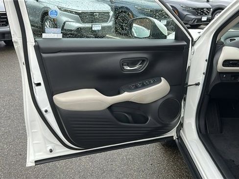 Used 2023 Honda HR-V LX image 8