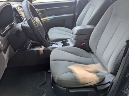 Used 2010 Hyundai Santa Fe GLS image 17