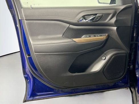 Used 2023 GMC Acadia SLE w/ Driver Convenience Package image 17