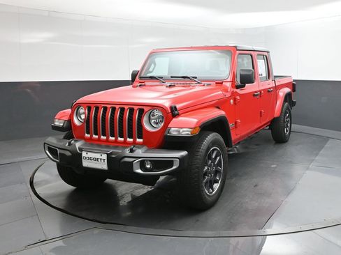 Used 2023 Jeep Gladiator Overland image 30