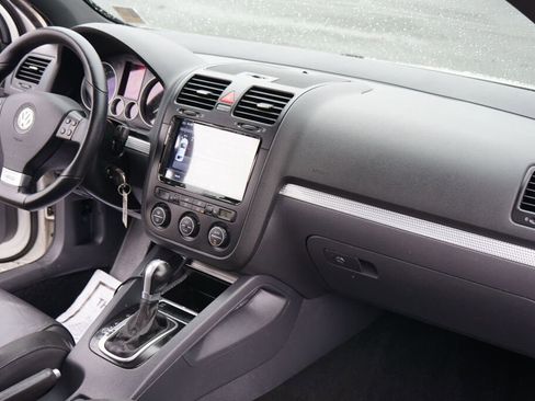 Used 2008 Volkswagen R32 image 12