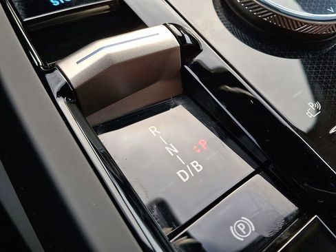 Used 2025 BMW iX xDrive50 w/ Premium Package image 16