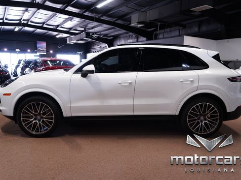Used 2021 Porsche Cayenne AWD/4WD image 4