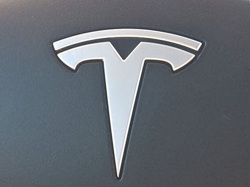 Used 2024 Tesla Model Y Long Range AWD/4WD image 30