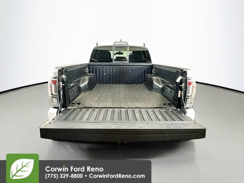 Used 2017 Toyota Tacoma SR5 w/ Tow Package AWD/4WD image 27