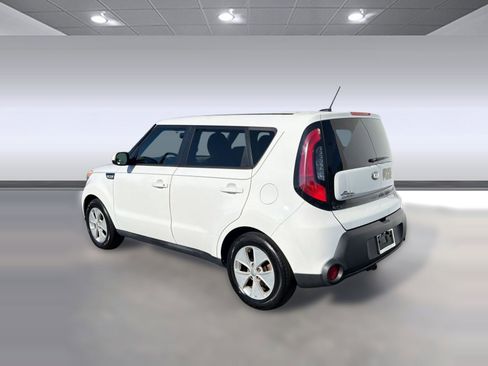 Used 2016 Kia Soul FWD image 3