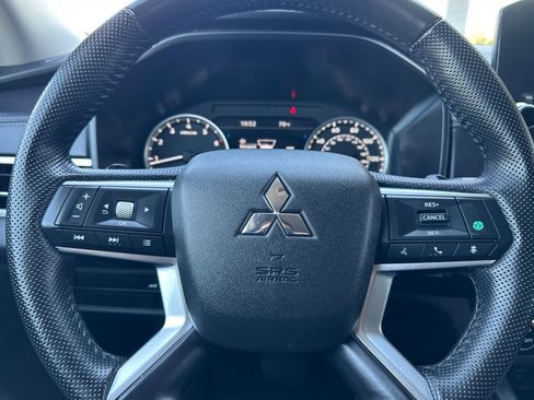 Used 2024 Mitsubishi Outlander SE image 26