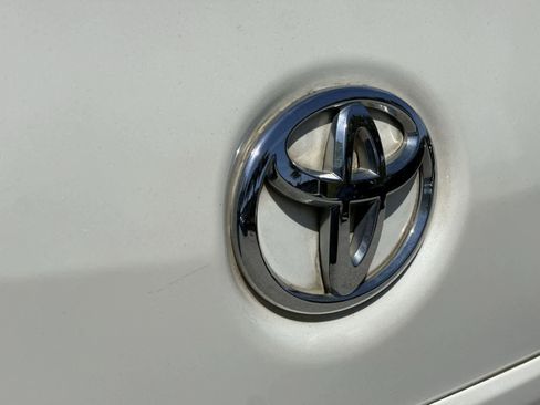 Used 2015 Toyota Sienna XLE image 10