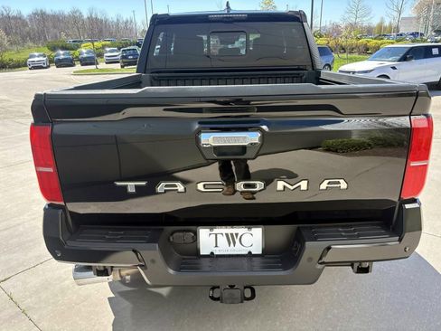 Used 2024 Toyota Tacoma Limited w/ Limited Package (LT) image 7