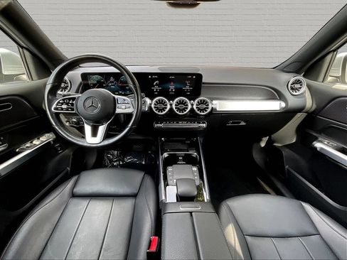 Used 2022 Mercedes-Benz EQB 300 4MATIC w/ Exclusive Package image 7
