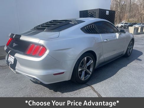 Used 2015 Ford Mustang Coupe image 3