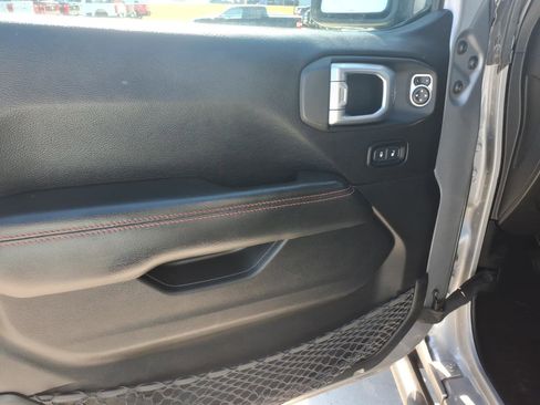 Used 2020 Jeep Gladiator Rubicon AWD/4WD image 12