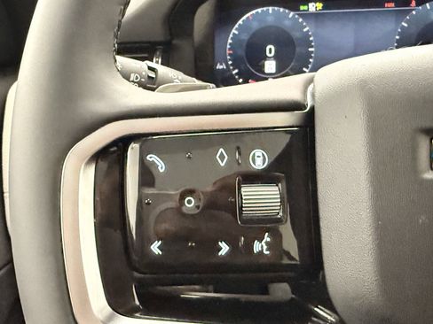 New 2025 Land Rover Discovery Sport Dynamic SE image 13