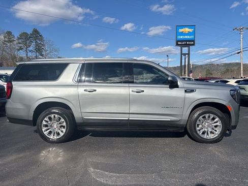 Used 2024 GMC Yukon XL Denali image 3