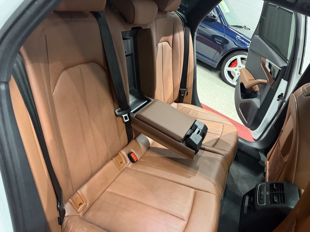 Used 2021 Audi A4 2.0T allroad Premium Plus w/ Premium Plus Package AWD/4WD image 13
