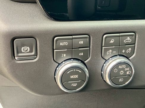 New 2026 GMC Sierra 1500 SLT w/ SLT Convenience Package image 50