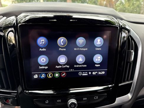 Used 2023 Chevrolet Traverse LT FWD image 36