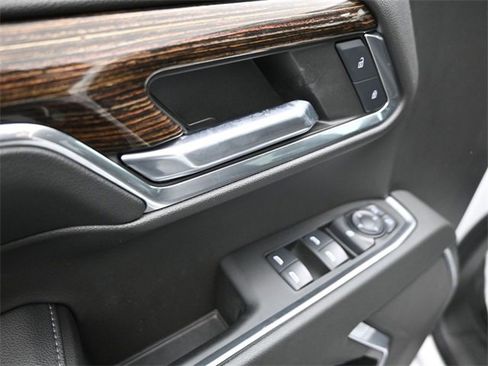 Used 2024 GMC Sierra 1500 Elevation image 9