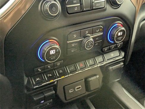 Used 2019 Chevrolet Silverado 1500 High Country image 28