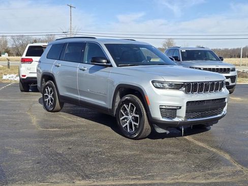 Used 2024 Jeep Grand Cherokee L Limited w/ Luxury Tech Group II image 38