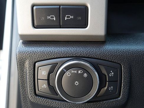 Used 2016 Ford F150 Lariat w/ Equipment Group 502A Luxury image 28