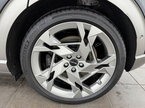 Used 2025 Genesis GV60 Performance AWD/4WD image 39
