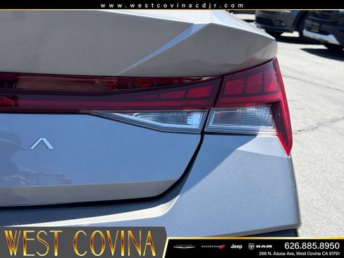 Used 2025 Hyundai Elantra SEL FWD image 15