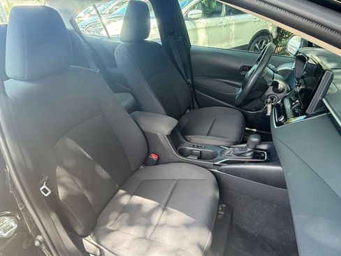 Used 2025 Toyota Corolla LE FWD image 33